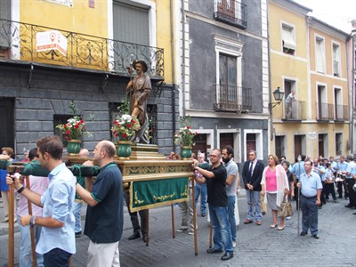 Mariscal preside la procesión en honor a San Roque por las calles del Casco Antiguo de la capital 