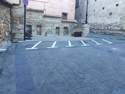 El Ayuntamiento de Cuenca habilita una nueva zona de aparcamiento para las motos que sustituye a la que existía junto a la Catedral