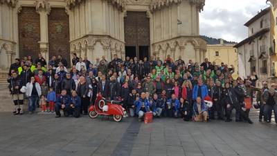 La Plaza Mayor acoge la I Concentración de la Vespa Club Cuenca 