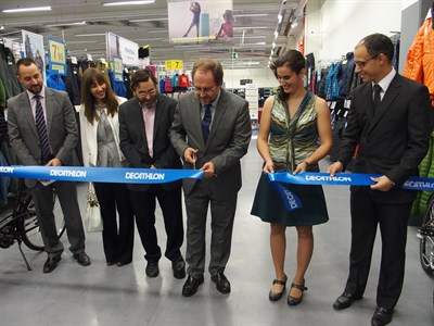 Decathlon abre su tienda en Cuenca y agradece especialmente la colaboración del  Ayuntamiento 