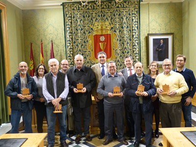 El Ayuntamiento rinde homenaje a los trabajadores del Ayuntamiento que se han jubilado en 2015