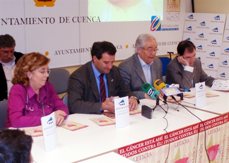 El alcalde muestra su apoyo a la Fundación Leticia Castillejo