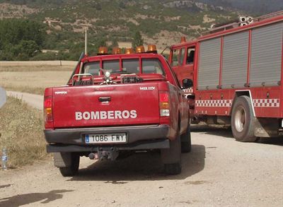 Los bomberos del Ayuntamiento de Cuenca rescatan con vida a un joven que había quedado atrapado en el río Júcar en las cercanías de Villalba de la Sierra