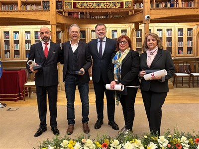 Emotivo acto de entrega de Medallas como Hijos Predilectos y Adoptivos a M. Carmen Martínez-Villaseñor, Joaquín Caparrós, José López y Gustavo Torner