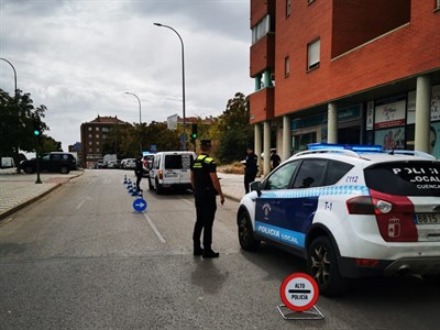 Policía Local realiza controles preventivos de vigilancia de distracciones al volante que mantendrá durante toda la semana