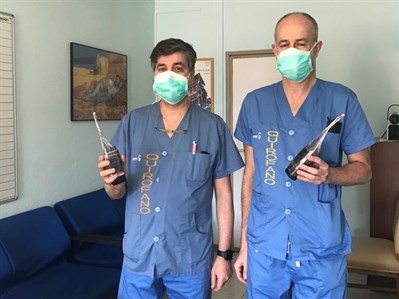 Policía Local entrega 8 walkie talkies al Área Quirúrgica del hospital ‘Virgen de la Luz’