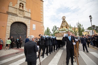 La Virgen de la Luz desfila, majestuosa, por las calles de Cuenca 