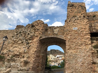 El Ayuntamiento inicia la licitación de la mejora de la accesibilidad en el Arco de Bezudo y de la instalación de señalética en el Casco