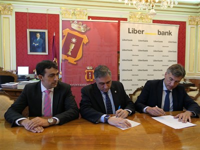 El Ayuntamiento logra un ahorro de 130.000 euros tras la  novación de un préstamo con Liberbank 