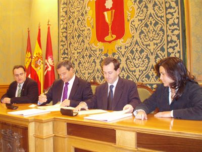 Ayuntamiento de Cuenca y Junta de Cofradías renuevan su convenio de colaboración