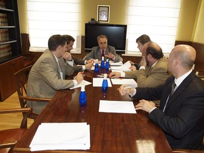 El alcalde de Cuenca y el subdelegado del Gobierno estudian la firma y activación del acuerdo de Protocolo de Colaboración y Coordinación entre las Fuerzas de Seguridad del Estado y la Policía Local