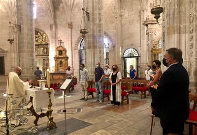 El alcalde asiste a la misa en honor a San Julián, dentro del programa de las fiestas en honor al segundo Obispo de Cuenca y patrón de la ciudad 