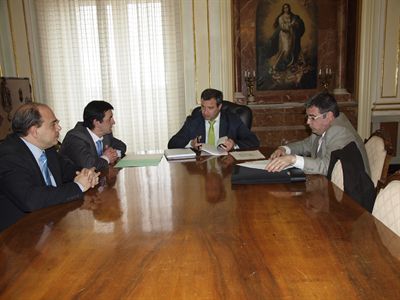 El alcalde recibe a los responsables el Colegio de Mediadores de Seguros de Cuenca
