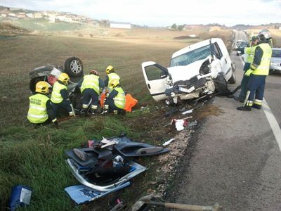 Bomberos de Cuenca intervienen en un accidente de tráfico en Arcas