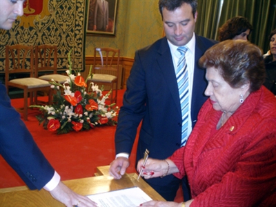 Mayor Zaragoza y el matrimonio Yúfera-Recuenco dieron su apoyo a la candidatura de Cuenca para el 2016
