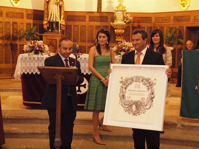 La Hermandad Ecce Homo San Miguel nombra al alcalde Hermano Honorífico