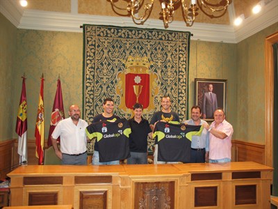 Ávila recibe a los dos nuevos jugadores del Globalcaja Ciudad Encantada