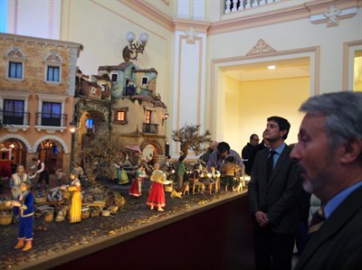 Representación del Ayuntamiento de Cuenca en la inauguración del Belén Napolitano de Diputación