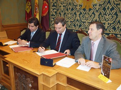 
Ayuntamiento y Agrupación de Hostelería renuevan su convenio en materia de prevención de drogodependencias
