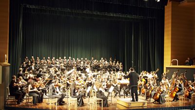 Espectacular puesta en escena del Carmina Burana por un Orfeón y una Orquesta "hechas en Cuenca"