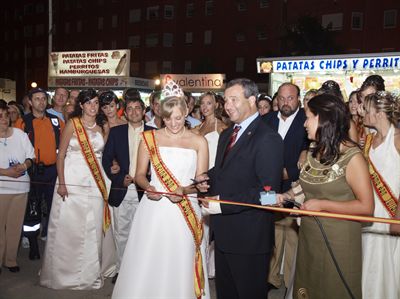 El Alcalde y la Reina de San Julián 2010 inauguran el Recinto Ferial
