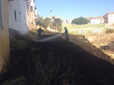 Los bomberos de Cuenca sofocan un incendio de matorral en Tiradores Altos
 