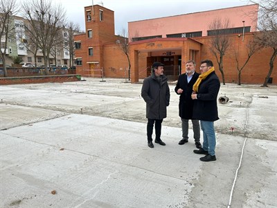 Darío Dolz e Isidoro Gómez Cavero visitan las obras de mejora de la Plaza de Santa Ana