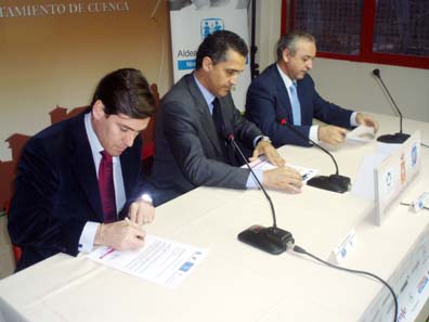 Ayuntamiento y Liga de Fútbol Sala firman un convenio con Aldeas Infantiles para donar parte de la recaudación de la Copa
