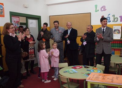 El Ayuntamiento colabora en la puesta en marcha de la nueva biblioteca escolar del CIP Fray Luis de León