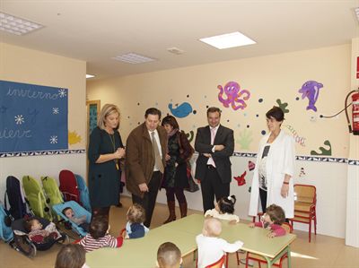 El alcalde de Cuenca visita los dos Centros de Atención a la Infancia del Ayuntamiento