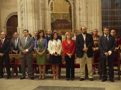 Corporación Municipal, Reina y Damas de San Julián asisten a la misa del Patrón de la ciudad