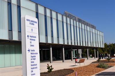 El autobús urbano se adapta a los horarios de los trabajadores del Hospital Universitario y recupera la parada del hospital Recoletas