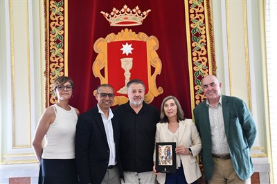 El alcalde Darío Dolz firma la adhesión de Cuenca a la Alianza de Ciudades contra la Obesidad