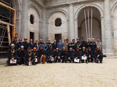 El alcalde destaca la especialización de los bomberos de Cuenca en la protección del patrimonio