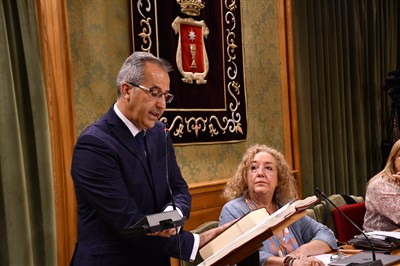 Marta Tirado es nombrada segunda teniente de alcalde y Jesús Alberto Pontones adquiere las competencias de Patrimonio y Comercio