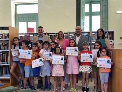 Dolz entrega los premios del concurso ‘La Oca Lectora’ a 19 niños y niñas que han leído en total 124 libros