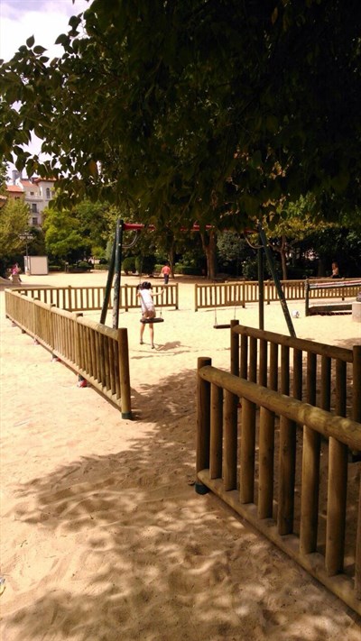 El Ayuntamiento delimita la zona infantil del Parque de San Julián 