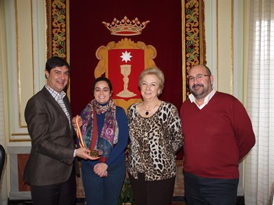 El alcalde felicita a las campeona y la subcampeona de Castilla-La Mancha en tiro olímpico