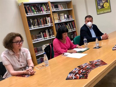 La Biblioteca Aguirre acoge la presentación del duodécimo libro de Estrella Cachero, ‘Por qué no lo había visto venir’