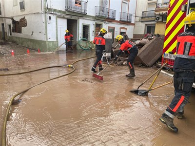 Un equipo de Bomberos del Ayuntamiento de Cuenca se desplaza a Mira para colaborar en las tareas de apoyo