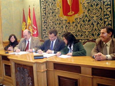 Ayuntamiento y Asociación de Familias Numerosas firman un convenio de colaboración 