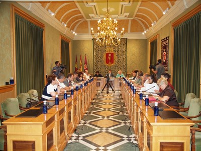 El Ayuntamiento celebra el último pleno de la legislatura   