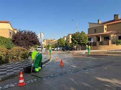 Continúa la Campaña de Limpieza Intensiva del Ayuntamiento de Cuenca en Cerro de la Estrella y avda. Reyes Católicos e inmediaciones