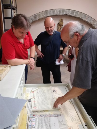 Los participantes del Taller de Empleo ‘Digitalización del Patrimonio Documental’ visitan los archivos Diocesano y Catedralicio