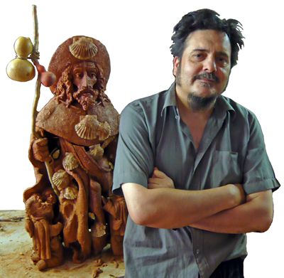 El alcalde felicita al artista conquense Tomás Bux por la concesión del premio Internacional Pentafinium Jacobeo de Escultura 2010