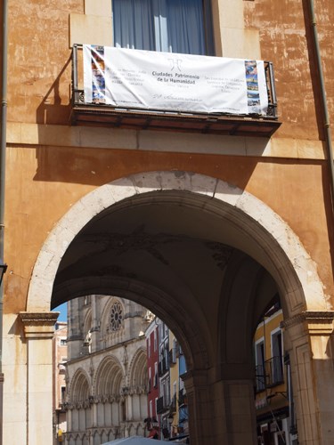 Ayuntamiento y San Andrés lucen las lonas conmemorativas del 20 Aniversario de Ciudades Patrimonio