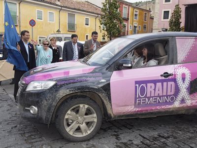 El alcalde da la salida a la etapa del X Raid Femenino Toyota que organiza la Asociación contra el Cáncer