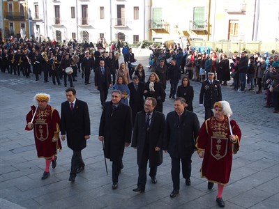 La Corporación Municipal, presidida por el alcalde, asiste a la Misa celebrada en la Catedral en honor al patrón de Cuenca, San Julián