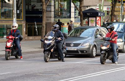 La Policía Local de Cuenca denuncia a tres conductores y abre un atestado a otro en la campaña de control de ruido a ciclomotores