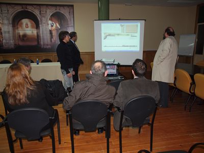 El Ayuntamiento informa a los comerciantes de la zona de Astrana Marín sobre los detalles de la construcción del aparcamiento público